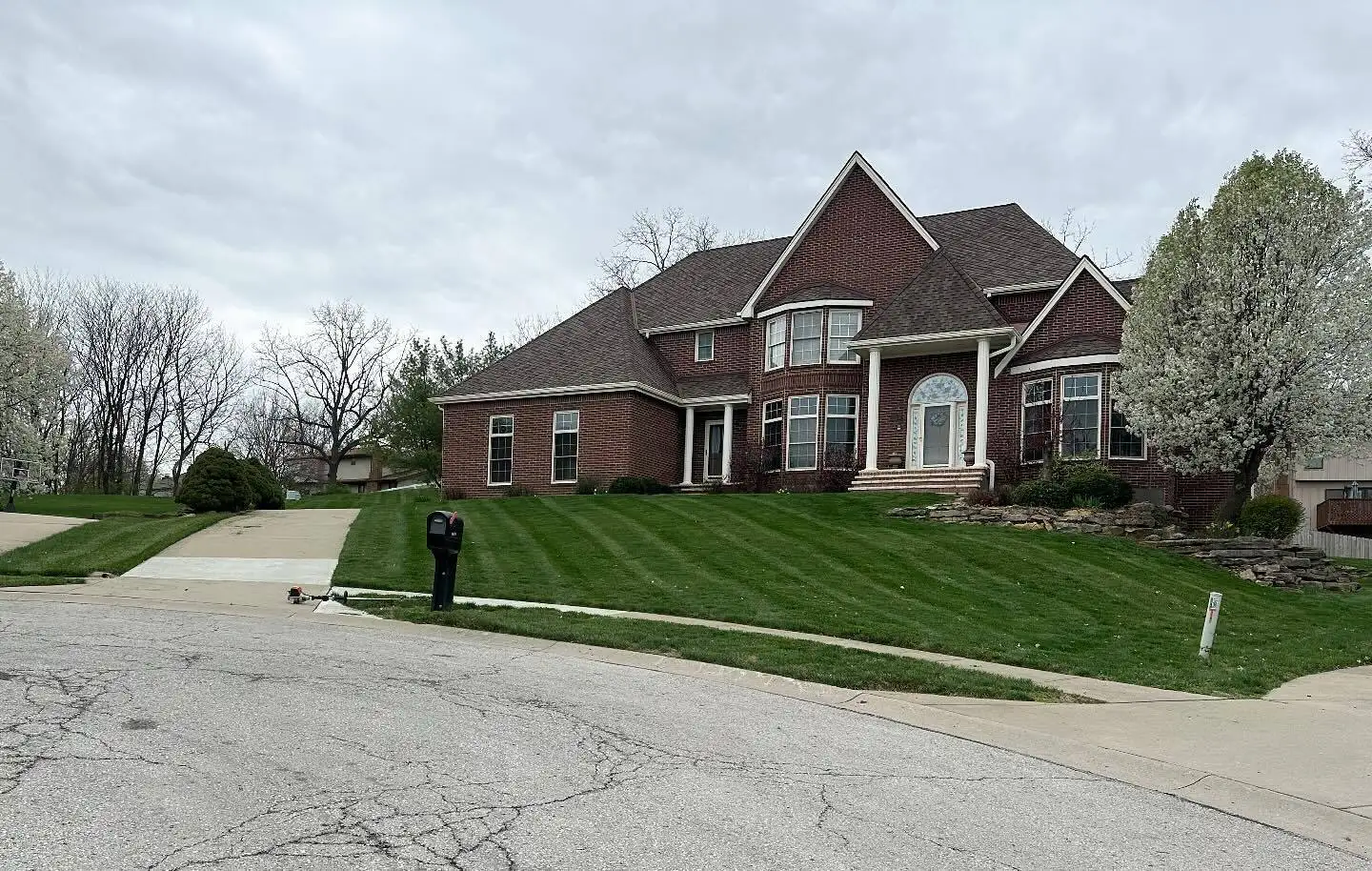 Lawn care services in Kansas City, MO