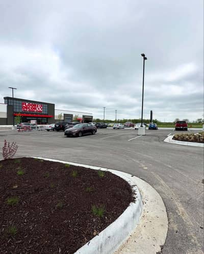Fresh mulch bed installation